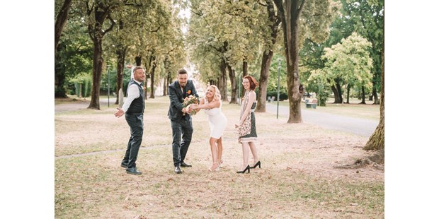 Hochzeitsfotos - Copyright und Rechte: Bilder dürfen bearbeitet werden - Ebensee - Hochzeitsfotograf Graz Wien - Hochzeifotograf N&T