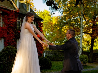 Hochzeitsfotos - Copyright und Rechte: Bilder auf Social Media erlaubt - Deutschfeistritz - L.Wenzlawski_Photography