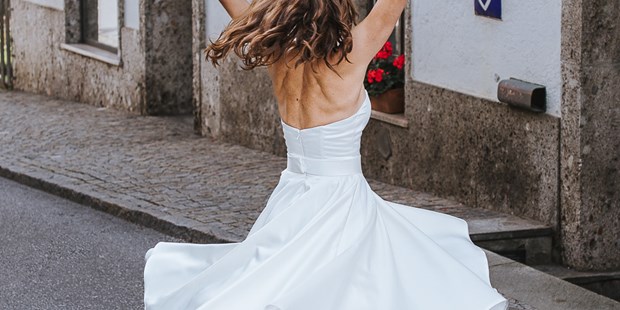 Hochzeitsfotos - Art des Shootings: Trash your Dress - Oberhofen am Irrsee - Bernd Kaeferboeck Photography