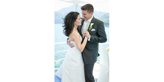Hochzeitsfotos - Art des Shootings: Fotostory - Salzkammergut - Reportagefotografie, Mondsee,
© Isabell Schatz - Ja-ich-will-Schatz