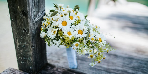 Hochzeitsfotos - Copyright und Rechte: Bilder kommerziell nutzbar - Bled - Brautstrauss - Katrin Solwold