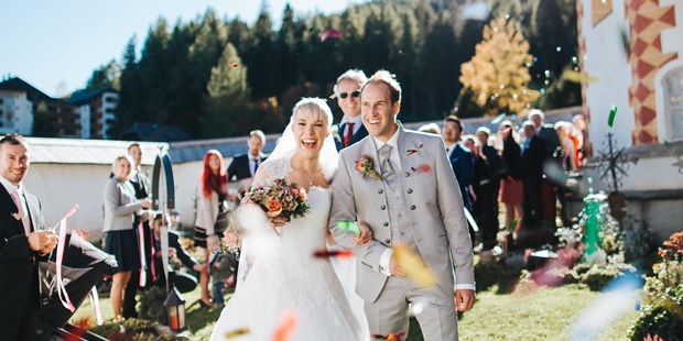 Hochzeitsfotos - Copyright und Rechte: Bilder kommerziell nutzbar - Österreich - Mehr Konfetti bitte <3 - Katrin Solwold