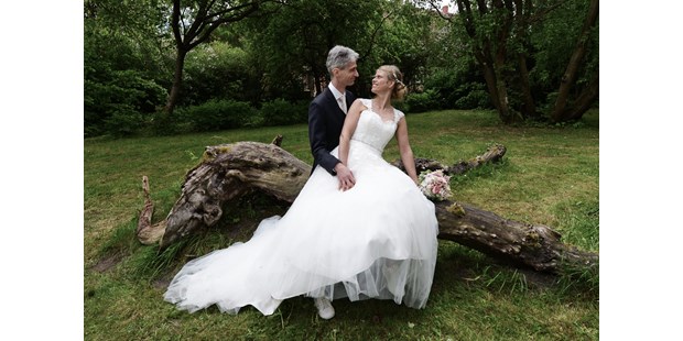 Hochzeitsfotos - Copyright und Rechte: Bilder kommerziell nutzbar - Carpin - Brautpaar - Fotoshooting in Mecklenburg - BALZEREK, REINHARD