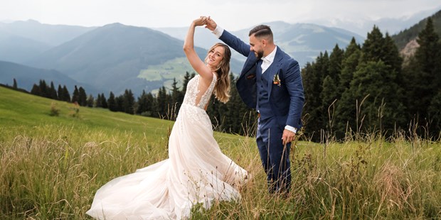 Hochzeitsfotos - Art des Shootings: Trash your Dress - Oberbayern - Tom Brunner Hochzeitsfotografie