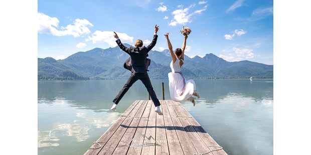 Hochzeitsfotos - Art des Shootings: Portrait Hochzeitsshooting - Oberbayern - Hochzeit am See - Fotografin Miriam Schwarzfischer 
