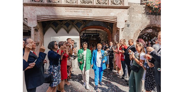 Hochzeitsfotos - Fotostudio - Bezirk Innsbruck Land - Standesamt Goldenes Dachl Innsbruck - Sabine Thaler-Haubelt Photography
