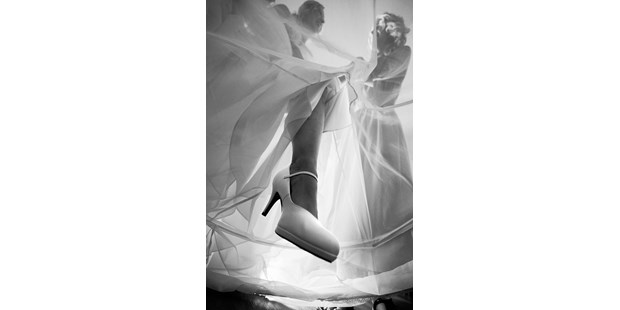 Hochzeitsfotos - Art des Shootings: Trash your Dress - Aukrug - Hochzeitsfotograf Helge Peters - Mo´s Fotostudio