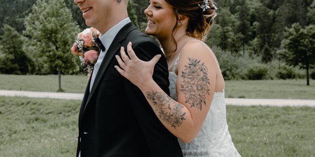 Hochzeitsfotos - Copyright und Rechte: Bilder auf Social Media erlaubt - Oberösterreich - Thousand Moments Photography
