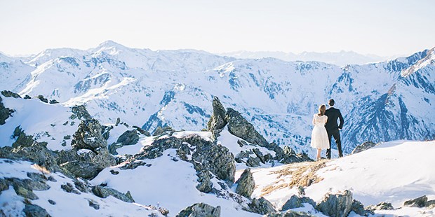 Hochzeitsfotos - Fotostudio - Oberammergau - Liebe in luftiger Höhe. - Forma Photography - Manuela und Martin