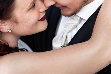 Hochzeitsfotograf: Gemütliche Hochzeit von Patty und Christoph in Leipzig  - Maks Yasinski