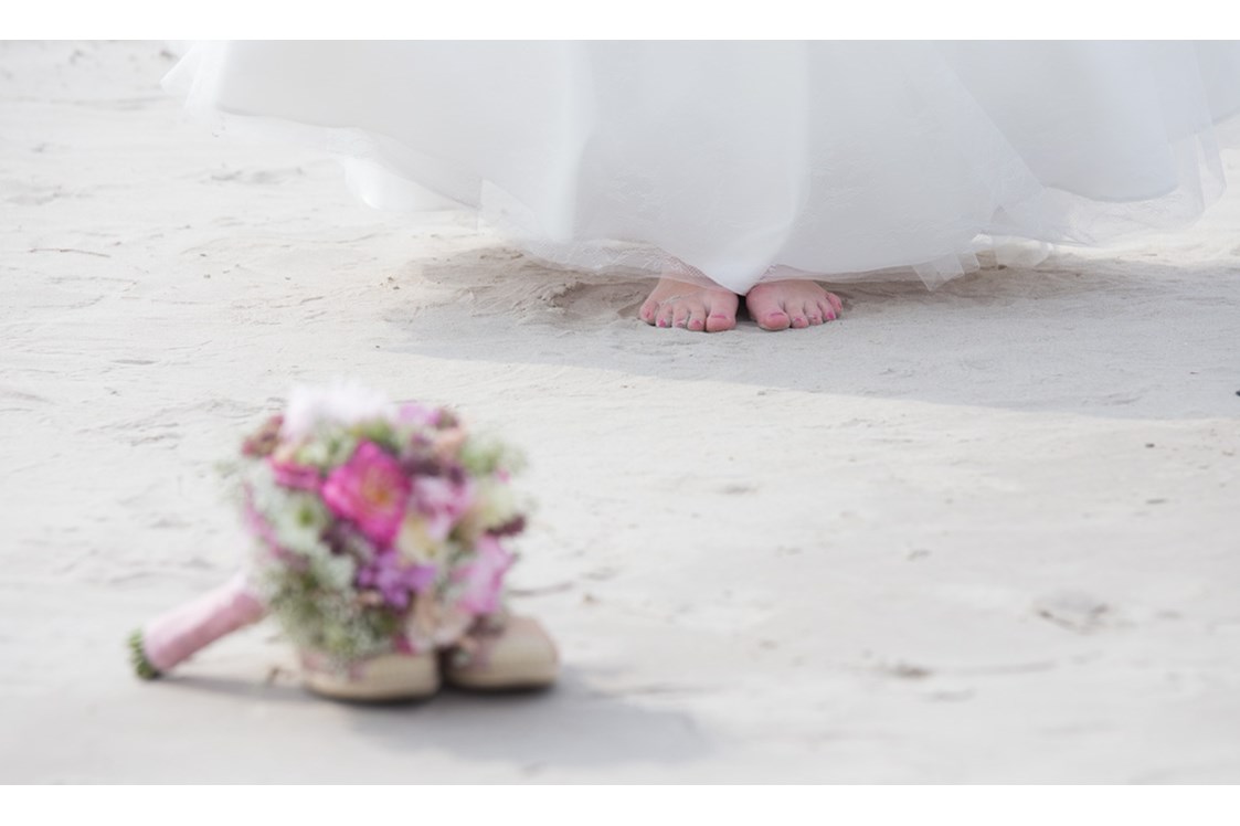 Hochzeitsfotograf: Braut am Strand - Fotografie Kunze - Die Fotomanufaktur in St. Peter-Ording