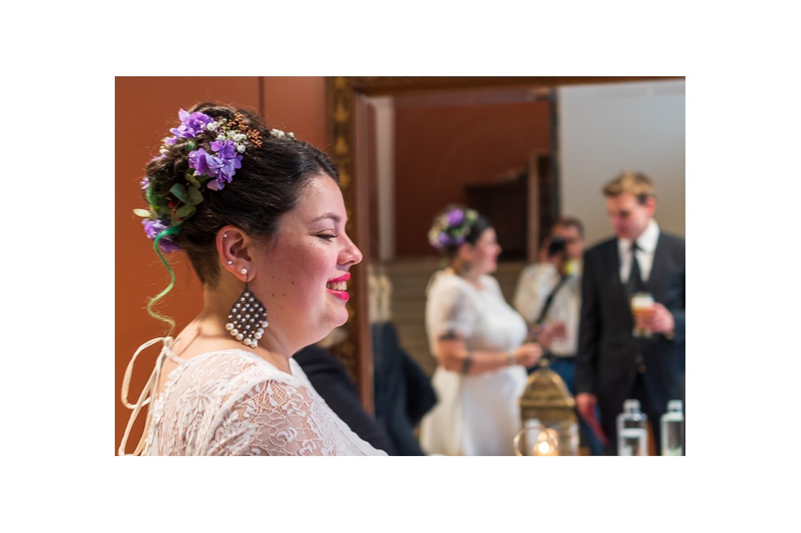 Hochzeitsfotograf: Auf Wunsch stellt sich der Fotograf auch mal ganz dezent ins Bild - Markus Eymann