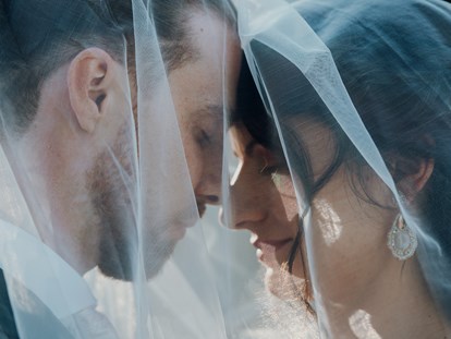 Hochzeitsfotos - Art des Shootings: Portrait Hochzeitsshooting - Eisenstadt - Sarah Braun • Hochzeitsfotografie