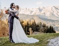 Hochzeitsfotograf: Brautpaar vor Bergpanorama - Facetten Fotografie