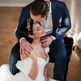 Hochzeitsfotograf: Brautpaar auf Schloss Teutschenthal - Freyas Fine Weddings