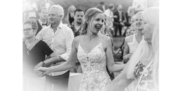 Hochzeitsfotos - Art des Shootings: Trash your Dress - Heimberg (Heimberg) - Betsch-art Hochzeitsfotografie