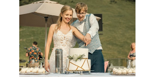 Hochzeitsfotos - Copyright und Rechte: Bilder auf Social Media erlaubt - Waldachtal - Betsch-art Hochzeitsfotografie