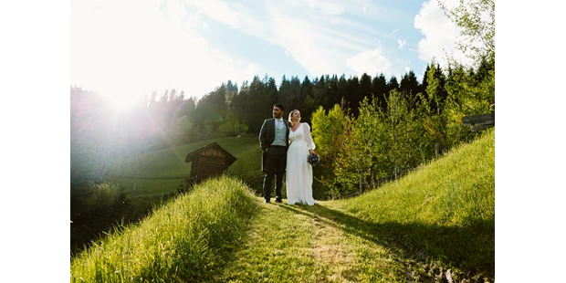 Hochzeitsfotos - zweite Kamera - Mühlau (Innsbruck) - Brautpaar Lesachtal - storymanufaktur. 