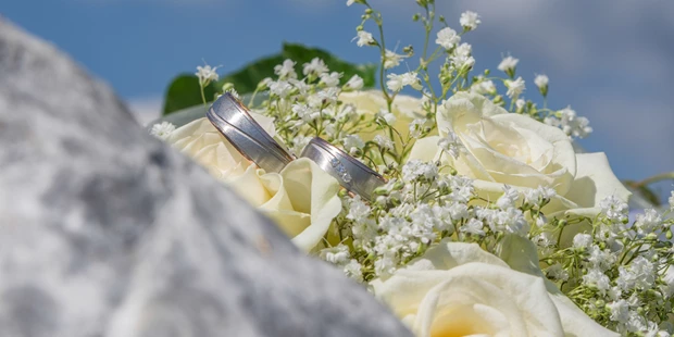 Hochzeitsfotos - Copyright und Rechte: Bilder auf Social Media erlaubt - Hattendorf - Alexandra Gasser