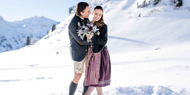 Hochzeitsfotos - Art des Shootings: Fotostory - Winter Hochzeit | Obertauern - Birgit Schulz Fotografin