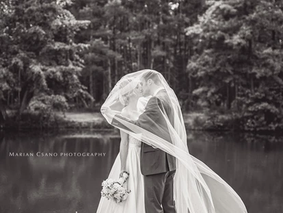 Hochzeitsfotos - Copyright und Rechte: Bilder auf Social Media erlaubt - Seebarn - Marian Csano