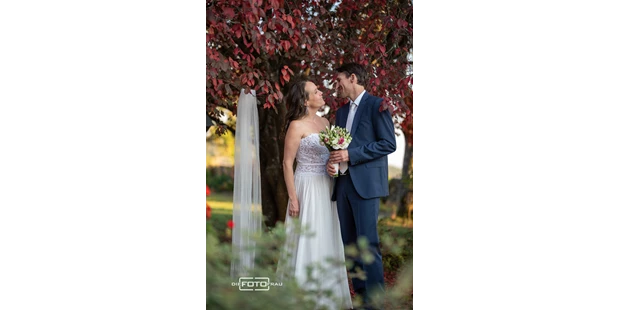 Hochzeitsfotos - Berufsfotograf - PLZ 4906 (Österreich) - Brautpaar im Schloss Riedegg - DieFotoFrau