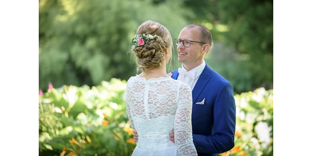 Hochzeitsfotos - Fotostudio - Oberschmidbach - Brautpaar - DieFotoFrau