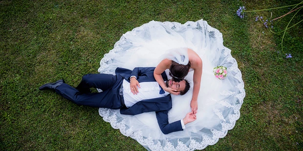 Hochzeitsfotos - Copyright und Rechte: Bilder auf Social Media erlaubt - Kirchlauter - Igor35