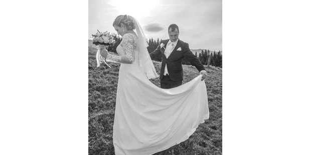 Hochzeitsfotos - Copyright und Rechte: Bilder auf Social Media erlaubt - Hauzendorf - Hochzeitsfotograf Kärnten, Steiermark, Wien, Österreich - Nikolaus Neureiter Hochzeitsfotograf