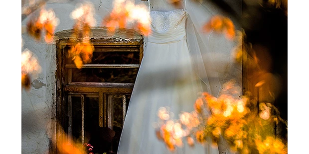 Hochzeitsfotos - Videografie buchbar - Euskirchen - Hochzeitsfotografie Details Brautkleid Hochzeitsreportage Bayern Dorina Köbele-Milas - Dorina Köbele-Milaş