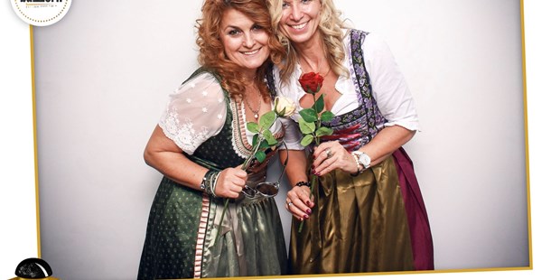 Hochzeitsfotos - Fotobox mit Zubehör - Augassen - Buzzern - die Fotobox