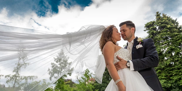 Hochzeitsfotos - Copyright und Rechte: Bilder auf Social Media erlaubt - Schlüsselfeld - Hochzeit Aschaffenburg - Ralf Milde