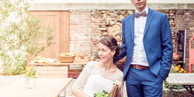 Hochzeitsfotos - Copyright und Rechte: Bilder auf Social Media erlaubt - Niederösterreich - Fine Art Hochzeitsfotograf, vintage style Brautpaar - ultralicht Fotografie