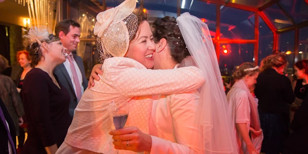Hochzeitsfotos - Copyright und Rechte: Bilder auf Social Media erlaubt - Atzenbrugg - JÄNEN Fotografie