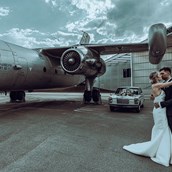 Hochzeitsfotos: Coupleshooting am Flughafen vom Hochzeitsfotograf Foto Girone. - Foto Girone