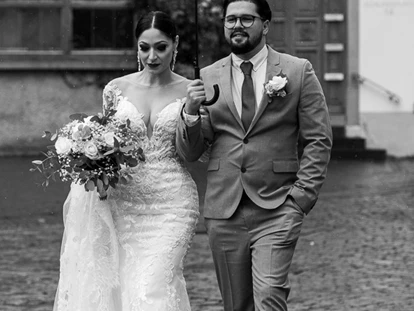 Hochzeitsfotos - Videografie buchbar - Hörbranz - Coupleshooting in Schwarz/Weiss. - Foto Girone