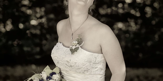 Hochzeitsfotos - Copyright und Rechte: Bilder privat nutzbar - Ranshofen - Portraitshooting Braut Schloß Oberschleißheim - markus krompaß photographie