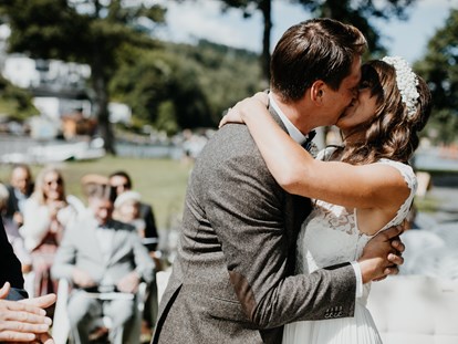 Hochzeitsfotos - Copyright und Rechte: Bilder auf Social Media erlaubt - Aich an der Straße - Verena & Thomas Schön - Hochzeitsfotografen in Kärnten & Österreich