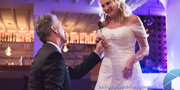 Hochzeitsfotos - Copyright und Rechte: Bilder auf Social Media erlaubt - Rheinland-Pfalz - Moritz Ellenbürger - Enlightened Imaging