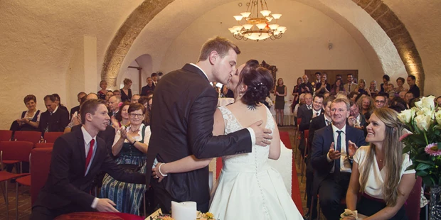 Hochzeitsfotos - Copyright und Rechte: Bilder auf Social Media erlaubt - Oberthan - Flora Fellner Fotografie