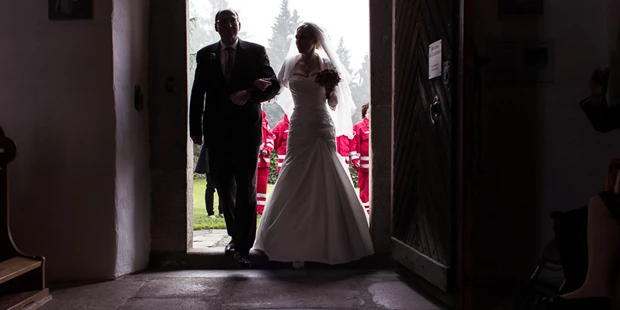 Hochzeitsfotos - Copyright und Rechte: Bilder auf Social Media erlaubt - Oberthan - Flora Fellner Fotografie