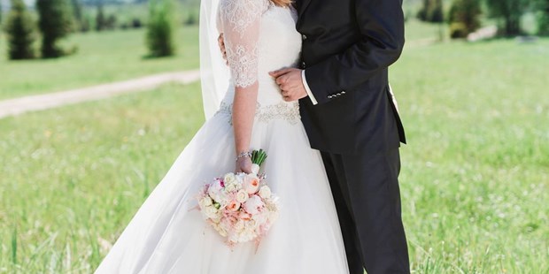 Hochzeitsfotos - Copyright und Rechte: Bilder auf Social Media erlaubt - Wien Penzing - Monika Inczeova
