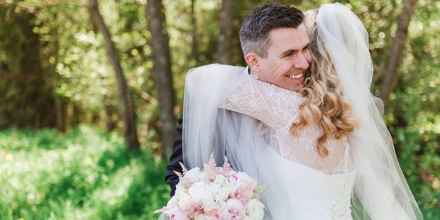 Hochzeitsfotos - Copyright und Rechte: Bilder auf Social Media erlaubt - Bad Zell - Monika Inczeova