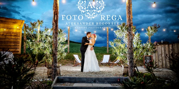 Hochzeitsfotos - Fotobox mit Zubehör - Regenfeld - Aleksander Regorsek - Destination wedding photographer