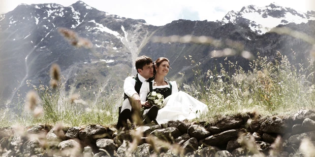 Hochzeitsfotos - Art des Shootings: 360-Grad-Fotografie - Weßling - Zufriedenheit - Viktoria Gstrein | Black Tea Fotografie