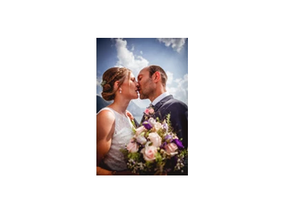 Hochzeitsfotos - Copyright und Rechte: Bilder auf Social Media erlaubt - Oberthan - Hochzeitsfotograf in OÖ - Katalin Balassa 