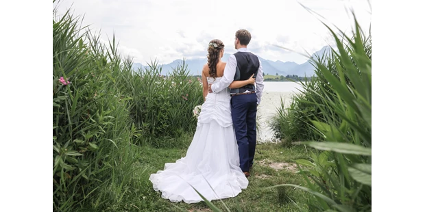 Hochzeitsfotos - Art des Shootings: Trash your Dress - Albaching - Hochzeitsfotografie im Allgäu von Lisa Viertel - Lisa Viertel