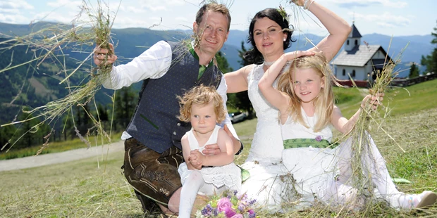Hochzeitsfotos - Copyright und Rechte: Bilder frei verwendbar - Lengdorf (Niedernsill) - Katschberg Gamskogelhütte 
www.heiratenamberg.at - Roland Holitzky