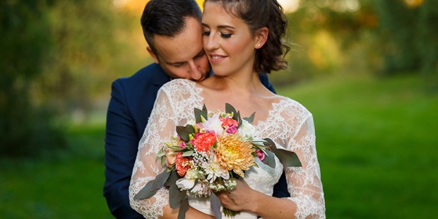 Hochzeitsfotos - Copyright und Rechte: Bilder auf Social Media erlaubt - Osburg - Nora Mangu Photography