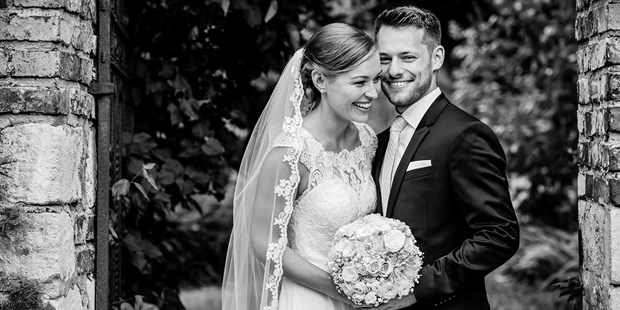 Hochzeitsfotos - Copyright und Rechte: Bilder auf Social Media erlaubt - Vierherrenborn - MIENOGRAPHIE